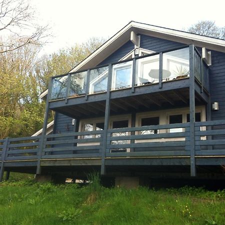The Blue House Villa Tenby Exterior photo